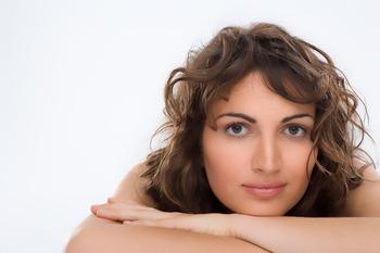 �˿����𻨱����ַ���Ƶ����۾��������������峡�ж� �в�Լ500��ʾ����...